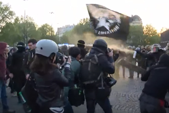 Փարիզում ոստիկանության հետ բախումների ընթացքում ցուցարար է վիրավորվել