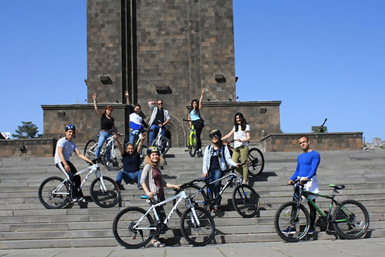 ՎիվաՍել-ՄՏՍ-ի մի խումբ աշխատակիցներ միացել են հեծանիվով դեպի աշխատավայր ուղևորվելու միջազգային նախաձեռնությանը