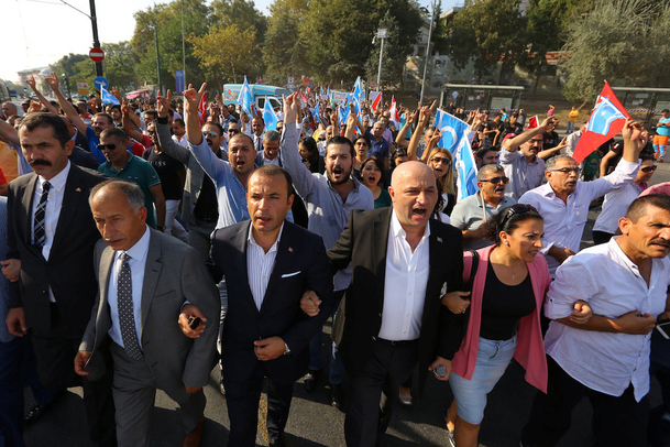 Բողոքի զանգվածային ակցիաներ Թուրքիայում՝ ընդդեմ Քրդստանի անկախության հանրաքվեի