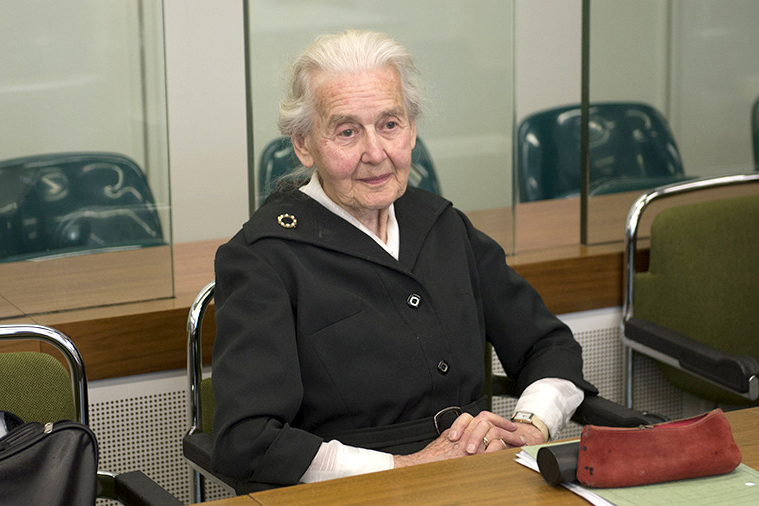 Գերմանիայում 88-ամյա կնոջը բանտարկել են Հոլոքոսթը ժխտելու համար