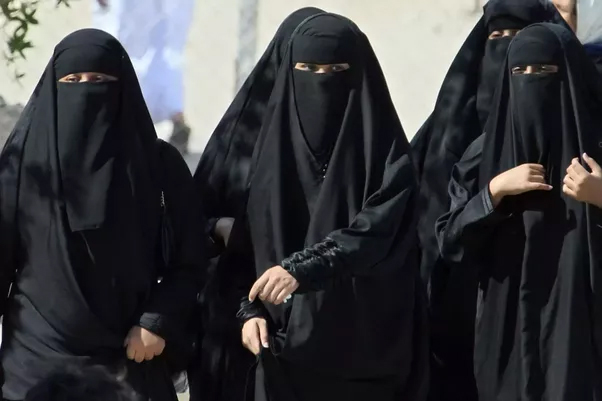 Սաուդյան ցեղերի տղամարդիկ երբեք չեն տեսնում իրենց կանանց դեմքը