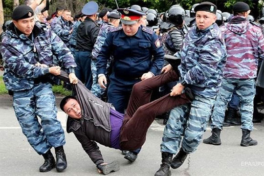 Ղազախստանում բողոքի ցույցերի ժամանակ 250 մարդ է ձերբակալվել