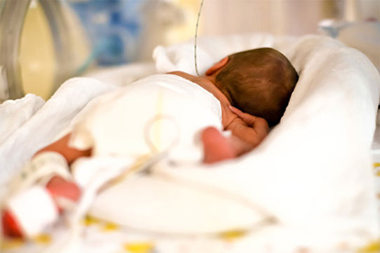 Ուզբեկստանում կինը ծննդատան պատուհանից դուրս է նետել երկու նորածնի