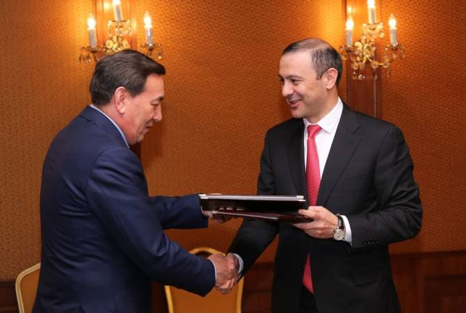 ՀՀ և Ղազախստանի ԱԽ քարտուղարները քննարկել են տարածաշրջանային անվտանգությանը վերաբերող հարցեր