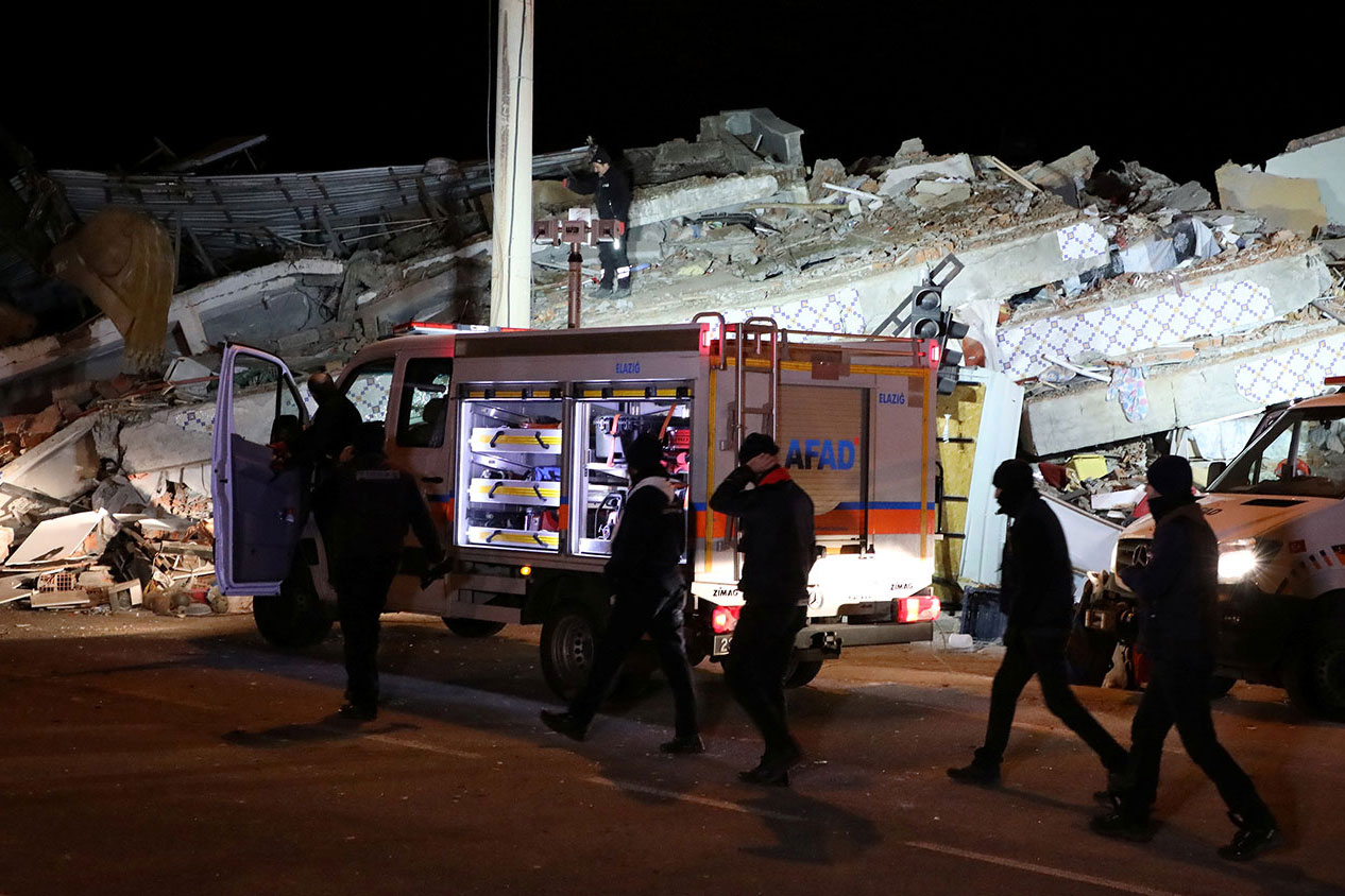 Երկու տարեկան աղջնակին փլատակներից փրկել են Թուրքիայում տեղի ունեցած երկրաշարժից մեկ օր անց