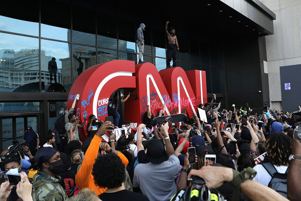 Ատլանտայում Ֆլոյդի մահվան պատճառով բողոքի ցույց անողները հարձակվել են CNN-ի շտաբի վրա
