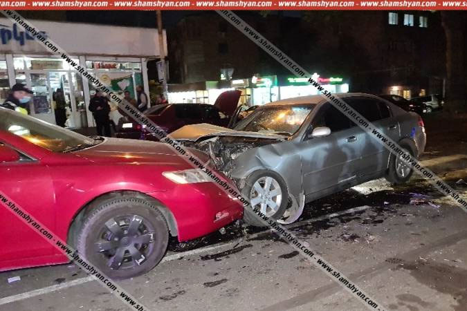 Երևանում բախվել են Toyota Camry-ն, Nissa-ն ու Volkswagen-ը. կա վիրավոր