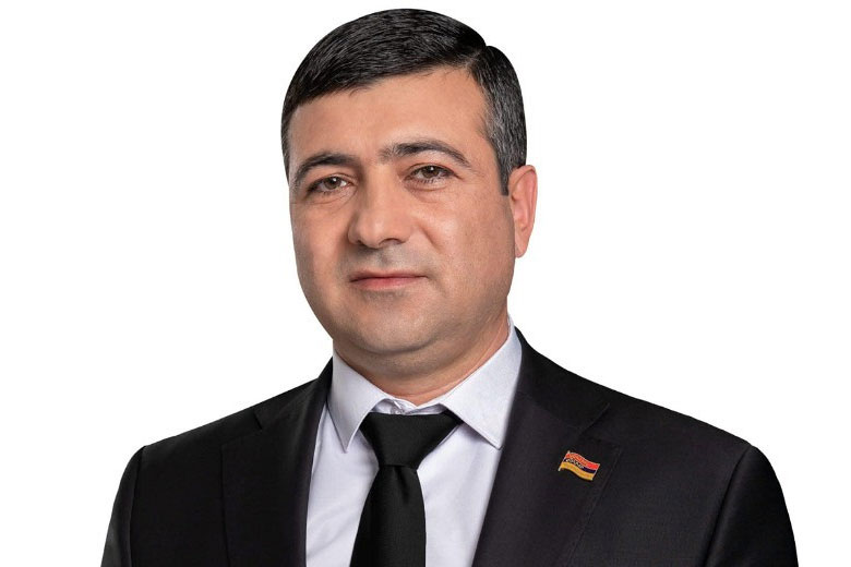 ՔՊ-ական Սարիկ Մինասյանը քարոզարշավը չմեկնարկած փաստացի քարոզարշավ է սկսել Գյումրիում. «Ժողովուրդ»