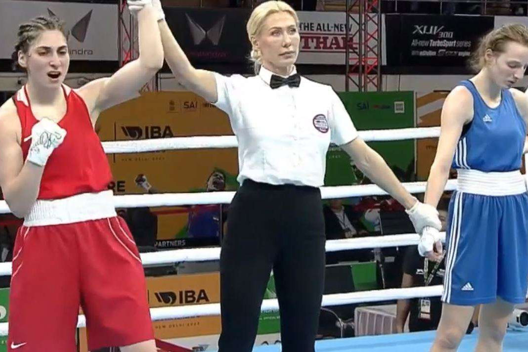 Elida Kocharyan knocked down her opponent twice at the start of the World Championship