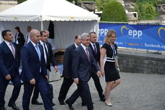 Серж Саргсян в Брюсселе принял участие в саммите ЕНП в расширенном составе