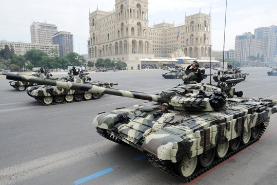 Москва продолжает вооружать Азербайджан: широкомасштабная война неизбежна