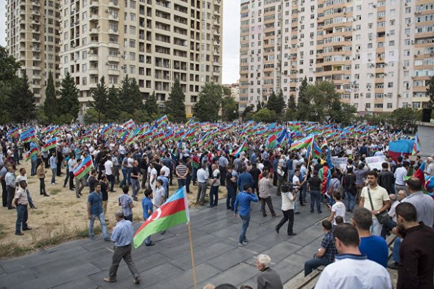 Насколько коррумпированные, настолько и «национальные»: почему Баку шумит, а Ереван – молчит?