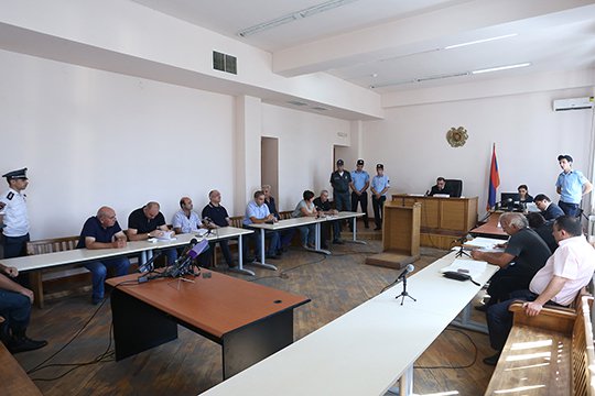 Заседание суда по делу Самвела Бабаяна началось с осмотра трубы ПЗРК «ИГЛА»