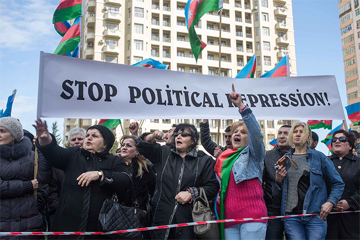 «Алиеву придется туго»: американские дипломаты призвали Вашингтон ввести санкции против госчиновников в Баку