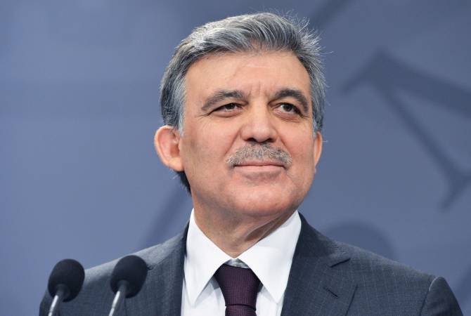 Абдулла Гюль отказался отвечать на обвинения Эрдогана