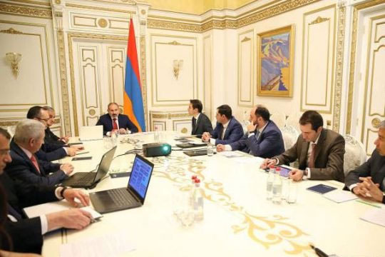 Сделать систему государственных закупок гибче: у премьер-министра Армении состоялось совещание