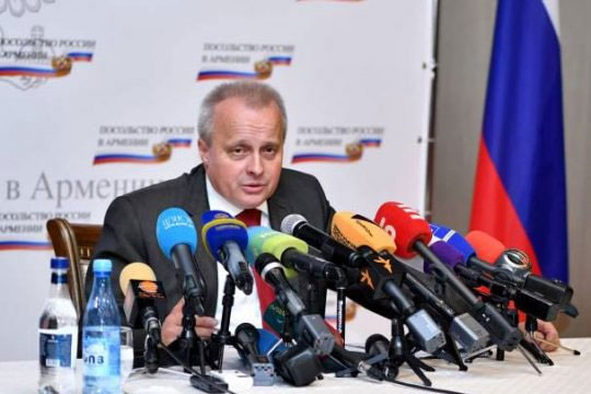 Пребывание Миграна Погосяна в России не означает, что он получил политическое убежище: посол РФ