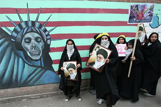 МИД Ирана выразил США протест из-за вмешательства во внутренние дела