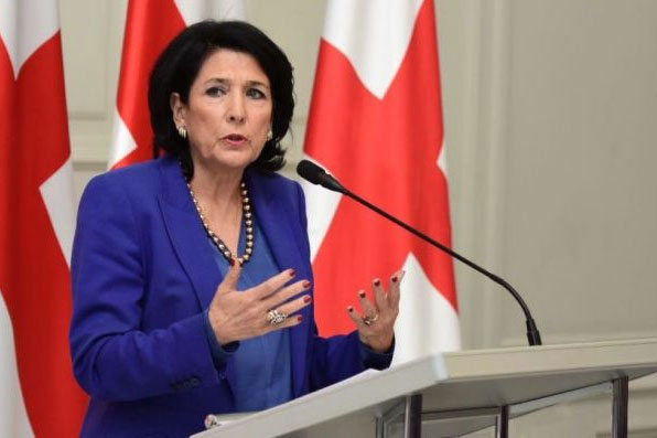 Оппозиция в Грузии требует извинения от президента