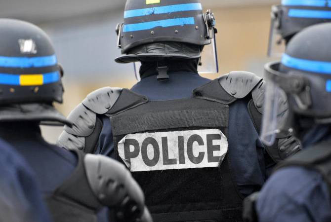 Полиция Франции задержала еще одного человека по делу об убийстве учителя в Иль-де- Франс