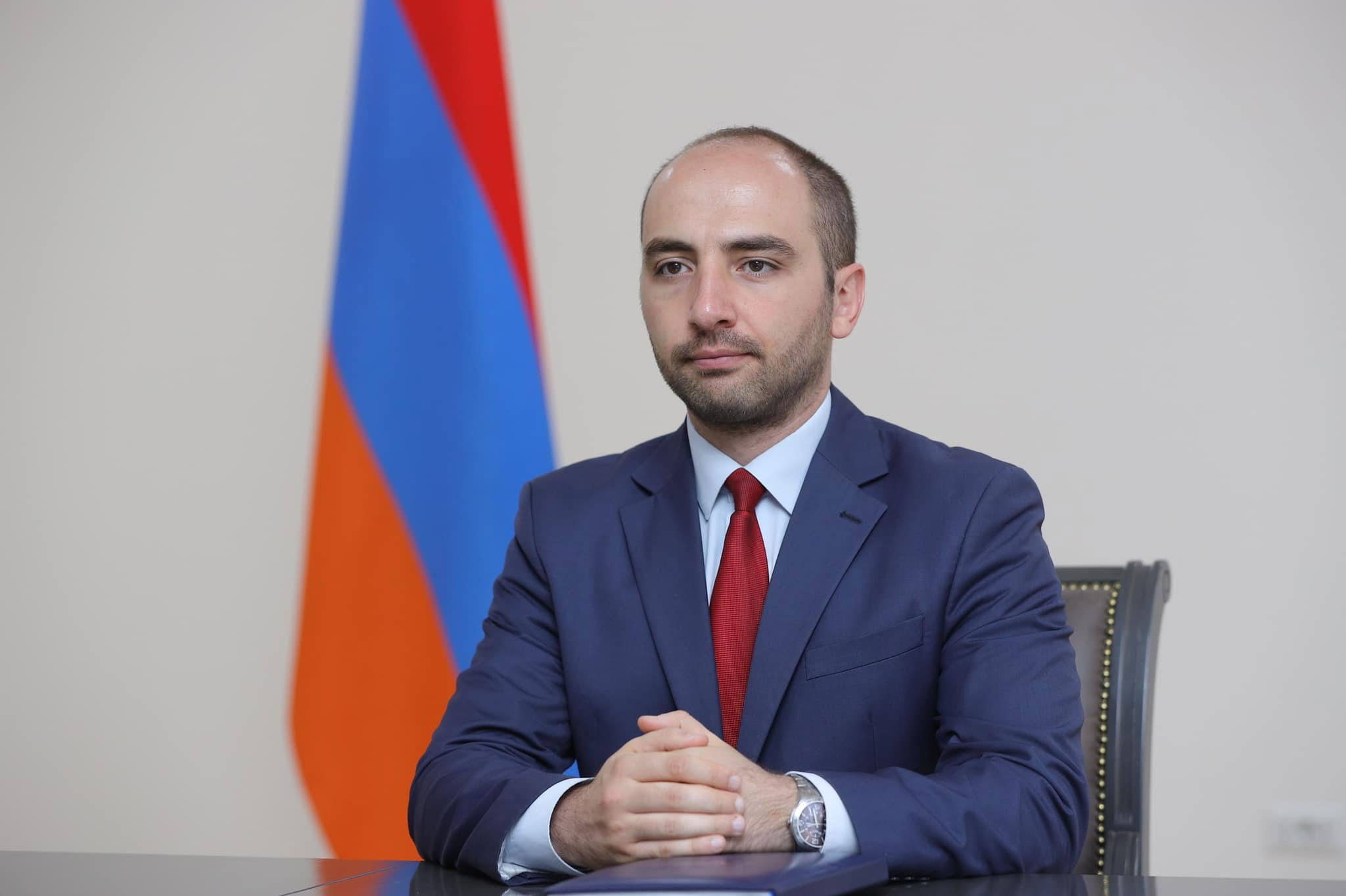 На данный момент встречи премьера Армении и президента Азербайджана не планируется. Спикер МИД РА