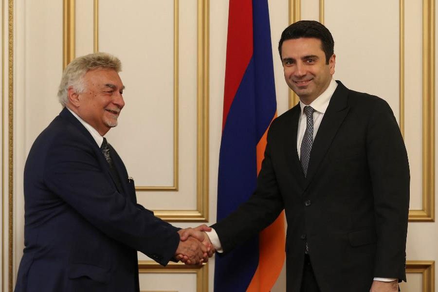 Ален Симонян принял делегацию, возглавляемую председателем Центрального правления партии «Рамкавар Азатакан»