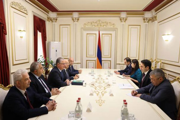 Спикер НС РА и председатель Правления СДП Гнчакян обсудили вопросы, касающимся Армении, Диаспоры и Арцаха