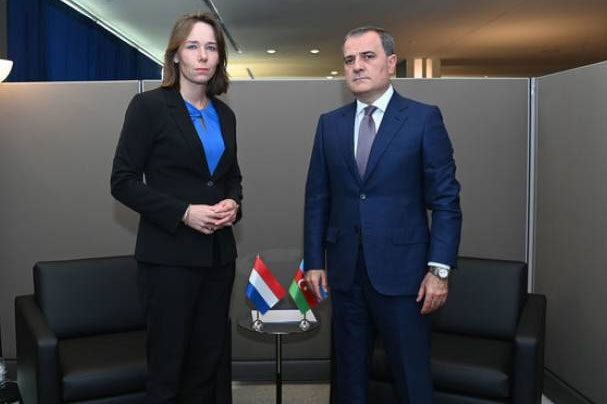 Министр ИД Нидерландов в разговоре с Байрамовым призвала гарантировать права и безопасность армян Нагорного Карабаха