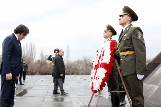 Премьер-министр Грузии почтил память жертв Геноцида армян