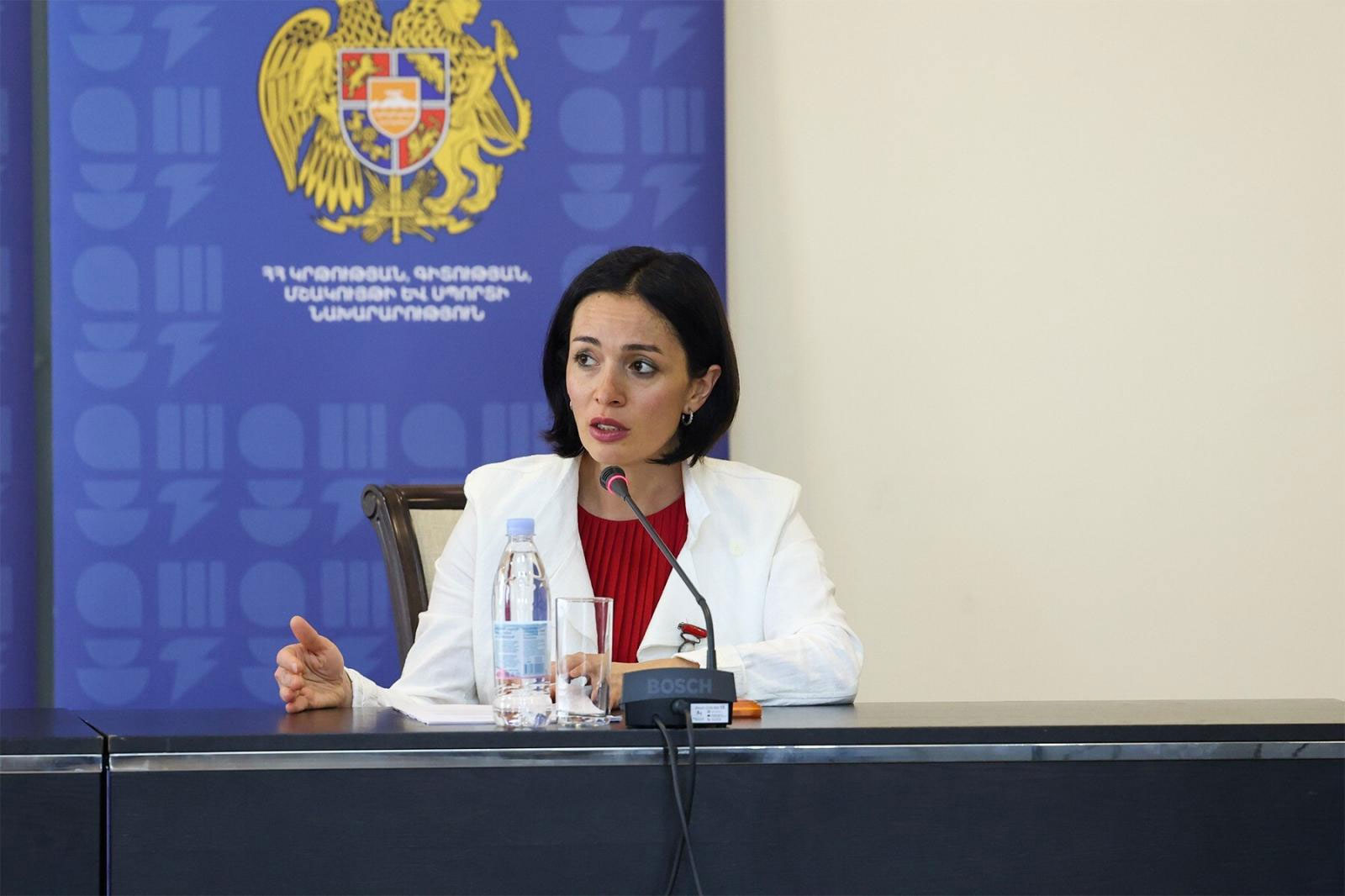 Правительство сегодня проводит последовательную политику расширения прав и возможностей своих граждан посредством образования. Жанна Андреасян