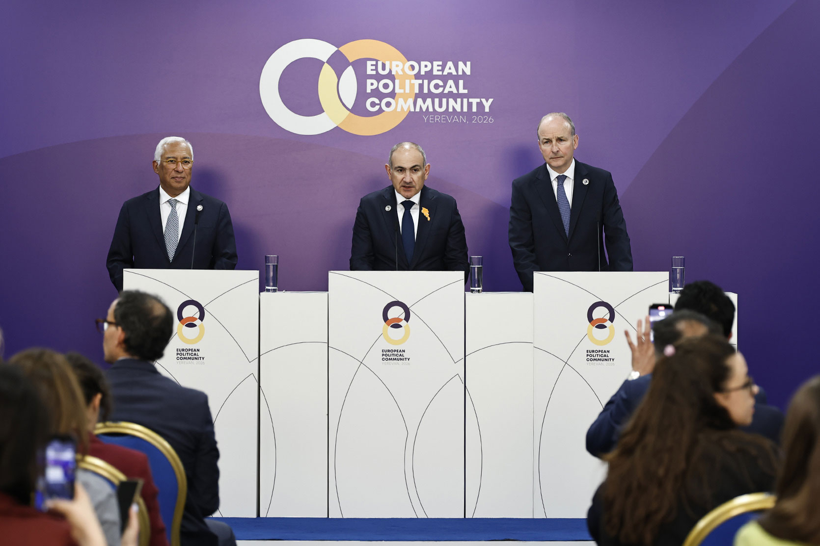 Премьер-министр Ирландии назвал достойной оценки политическую волю Никола Пашиняна в мирном процессе